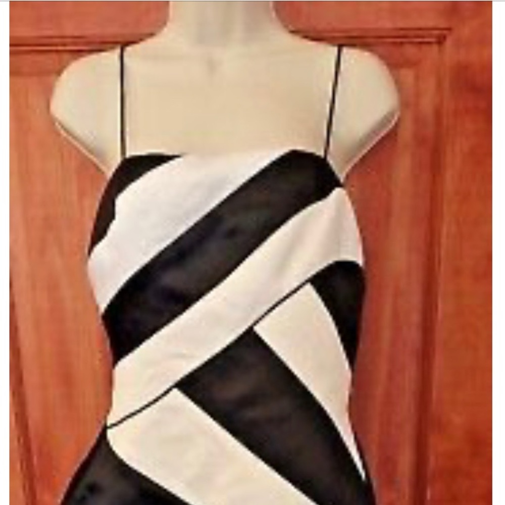De Laru black and white satin formal gown